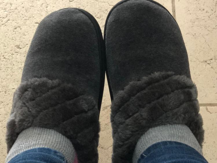 נעלי בית מושלמות בתחושה של צעידה על ענן